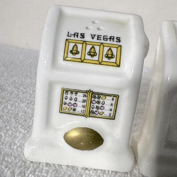 Vintage Las Vegas Ceramic Salt & Pepper  Shakers Rare - Picture 3 of 9